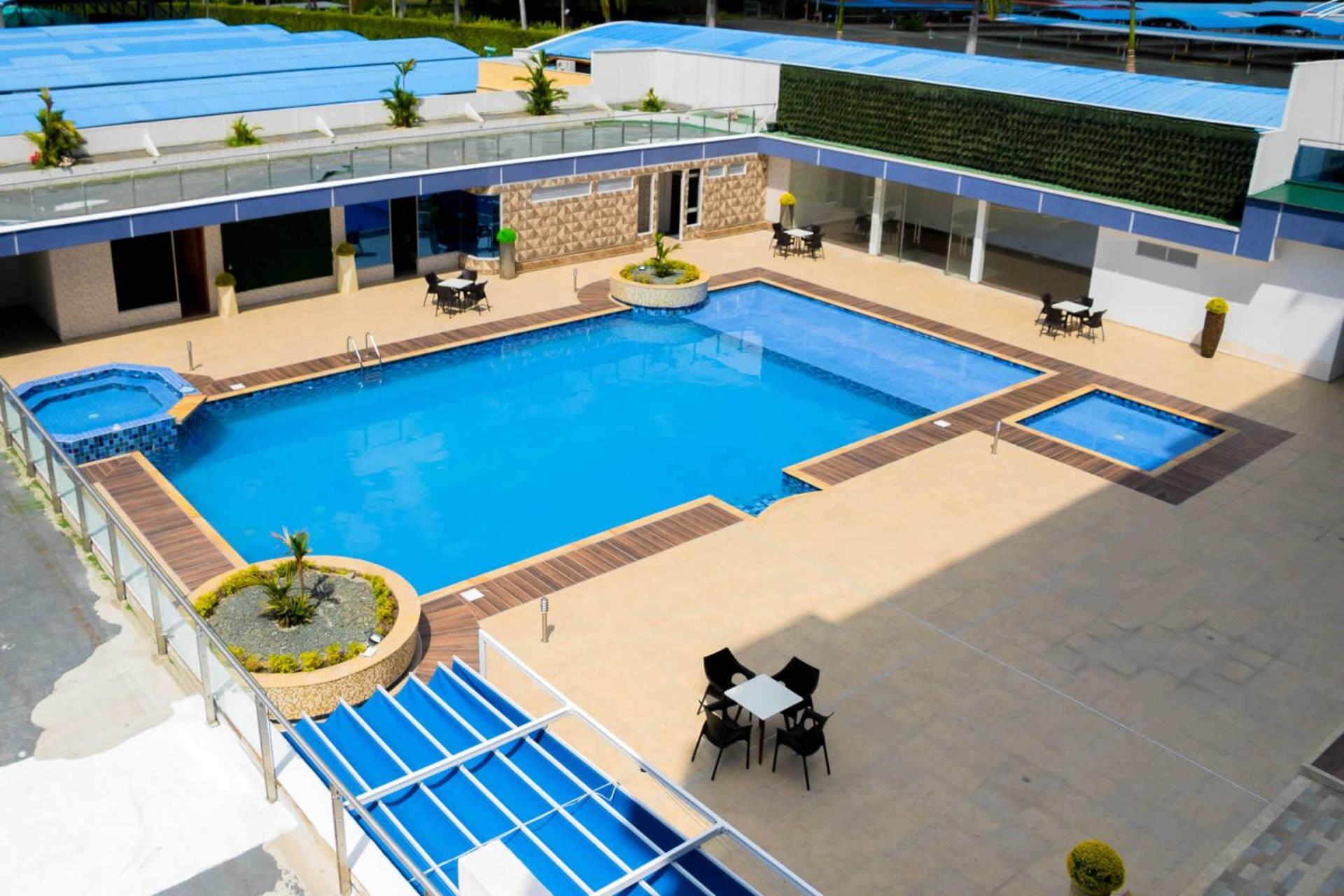 קאלי Hotel Royal Elim International מראה חיצוני תמונה The pool at the hotel