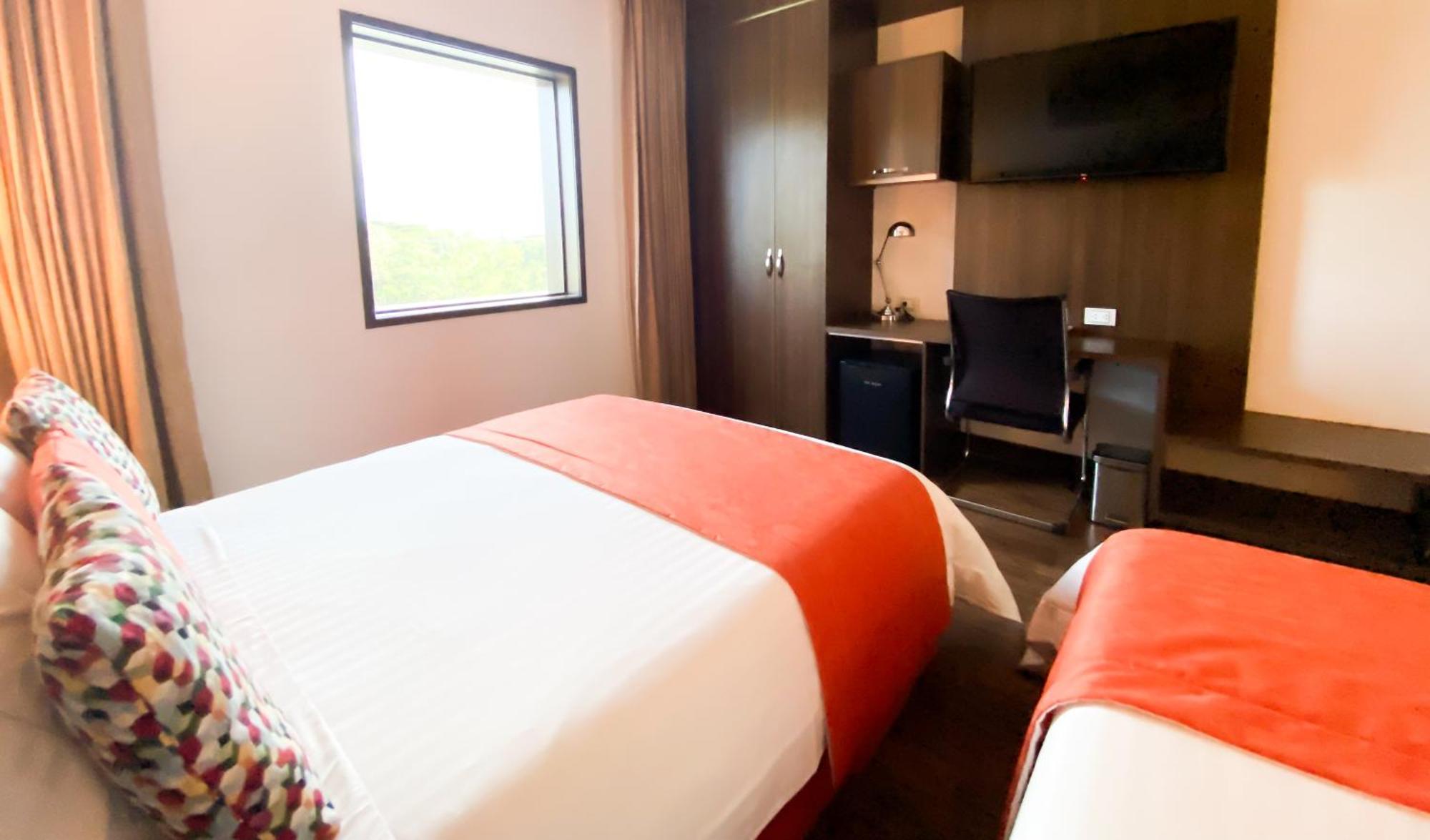 קאלי Hotel Royal Elim International מראה חיצוני תמונה A room at the hotel
