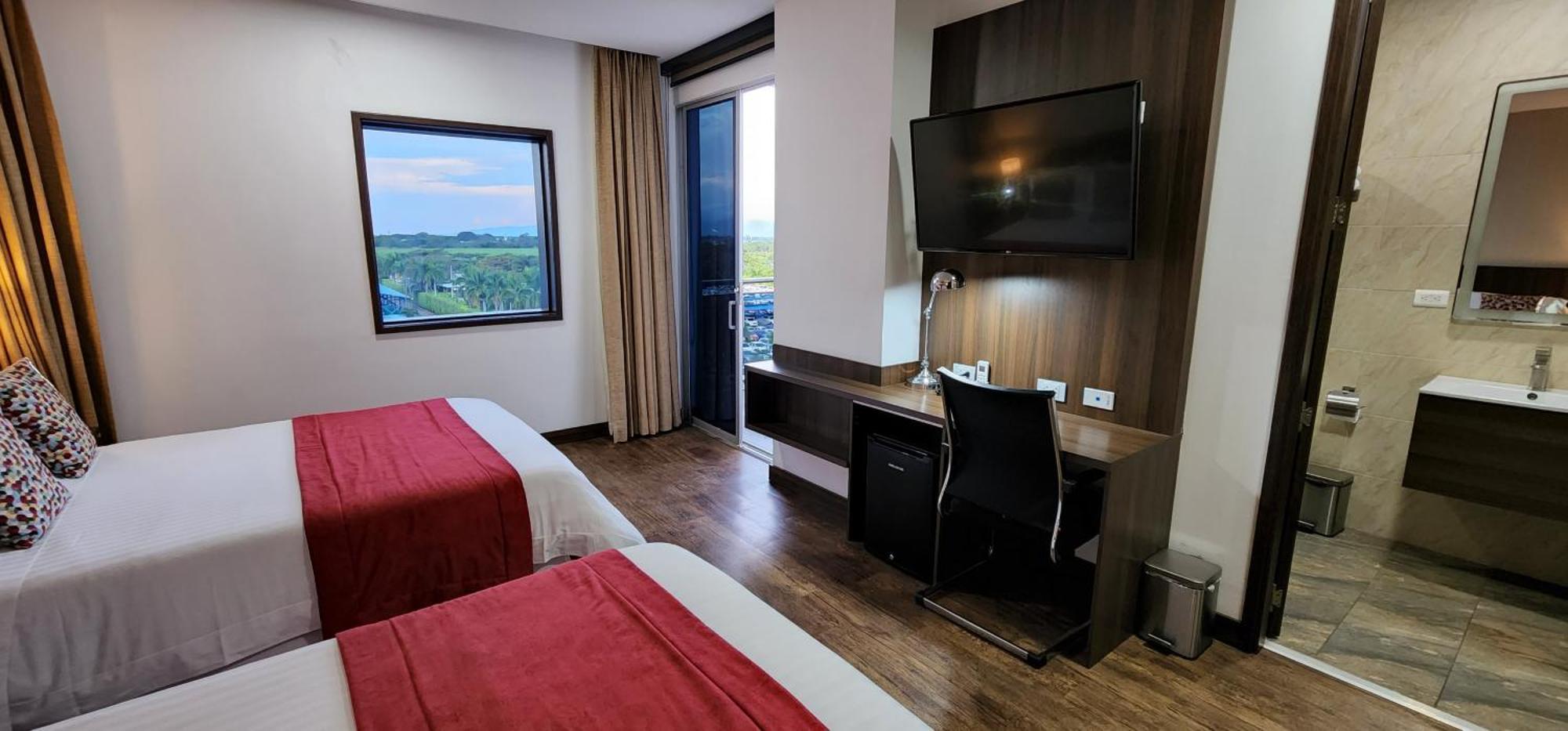 קאלי Hotel Royal Elim International מראה חיצוני תמונה A room at the hotel