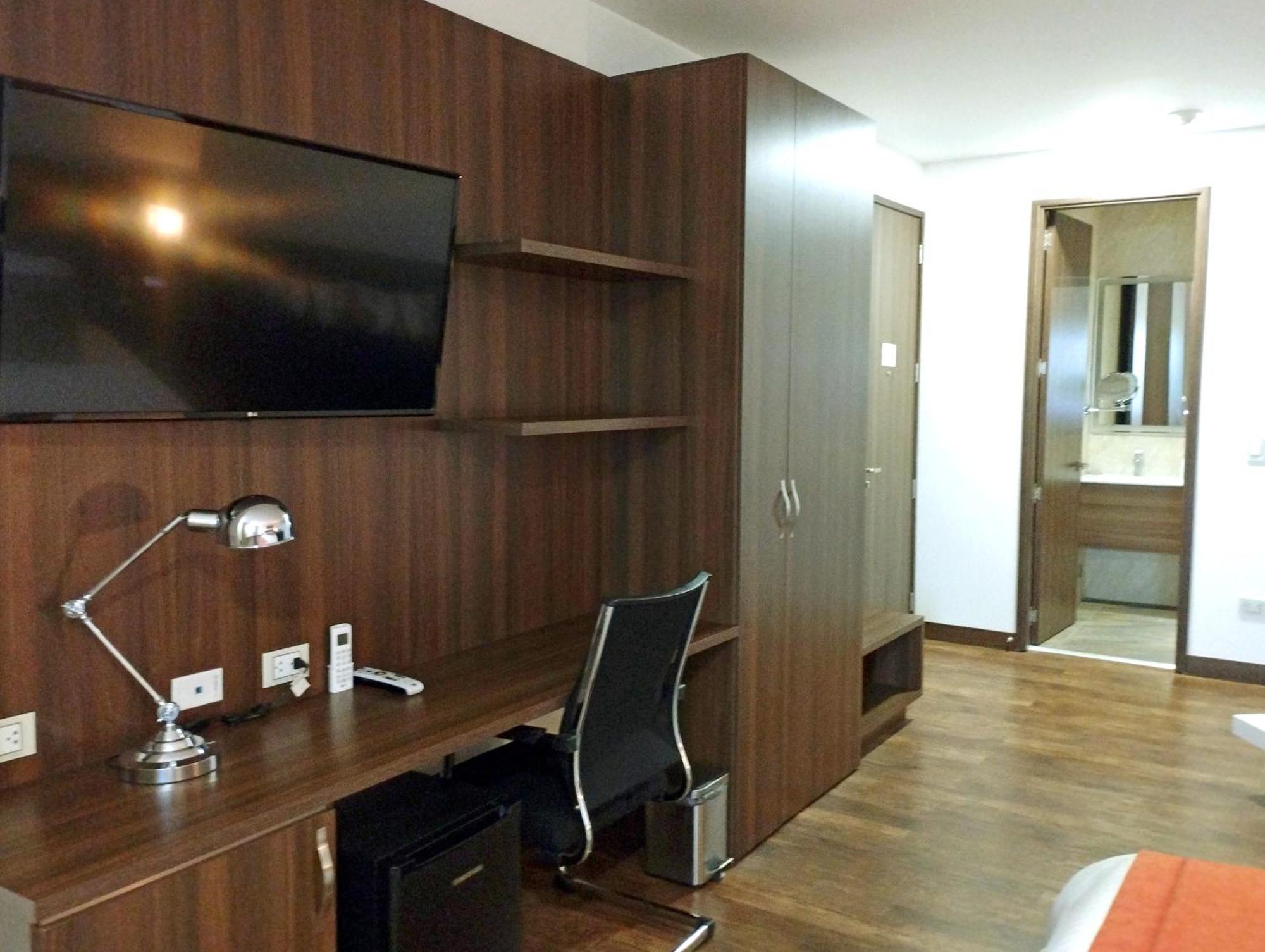 קאלי Hotel Royal Elim International מראה חיצוני תמונה A typical bedroom in the halls of residence